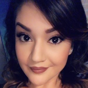 Meet your Posher, Yolie